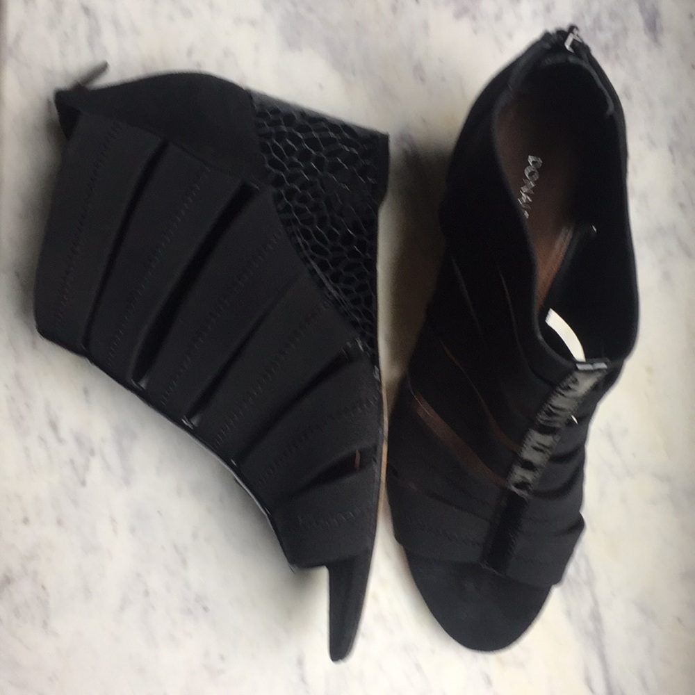 Donald J. Pliner Black Strap Snakeskin Wedges